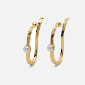 Stream Line Ear Cuffs with Freshwater Pearl in 14k Gold Filled or Silver- No Piercing- Lobe Cuffs, Z01ECG1