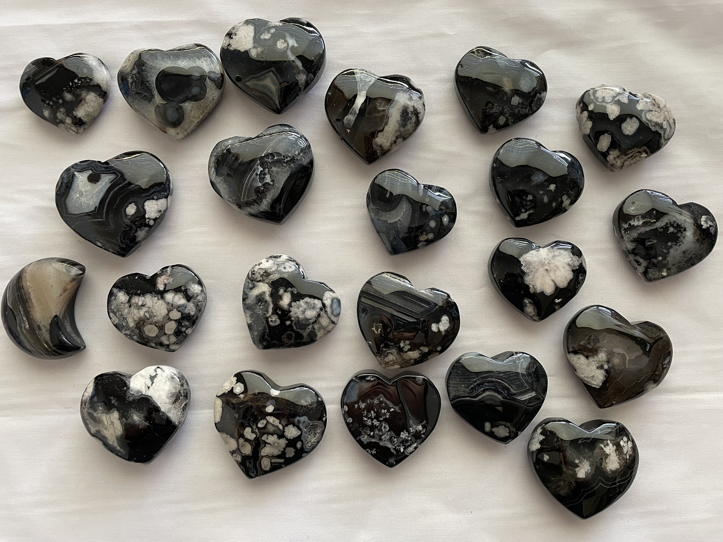 ブラックフラワーアゲートのハートと月！素晴らしい！ - Etsy 日本