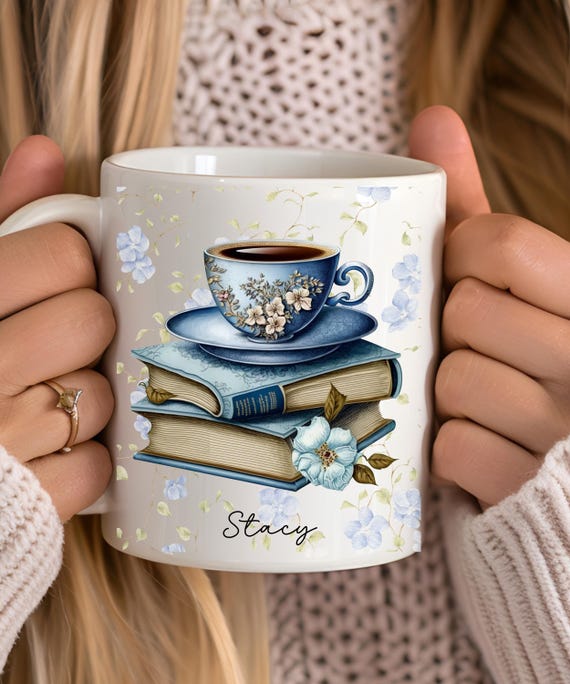 Personalisierte Kaffeetasse im Vintage-Blumenmuster, Tasse für Bücherliebhaber, Geschenk für Bücherfreunde