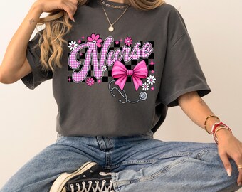 Comfort Colors® Kariertes Krankenschwester-Shirt, Retro-Krankenschwester-Shirt, Geschenk für Krankenschwester, RN-Shirt, Krankenschwester-Shirt, neue Krankenschwester-Abschlussgeschenk