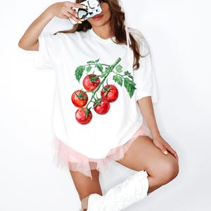 Tomaten-Shirt Komfortfarben T-Shirt Grafik-T-Shirts für Frauen Obst-Shirt Tomaten-T-Stück Trendy Rundhalsausschnitt Vintage grafisches T-Stück, Retro Tomaten-Grafik-T-Stück
