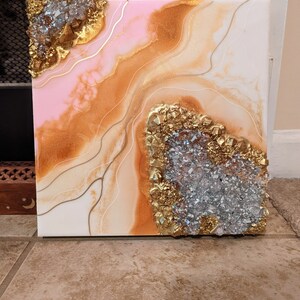 Handmade Pink and Gold Resin Geode Art: 3D Crystal Wall Decor bild 2