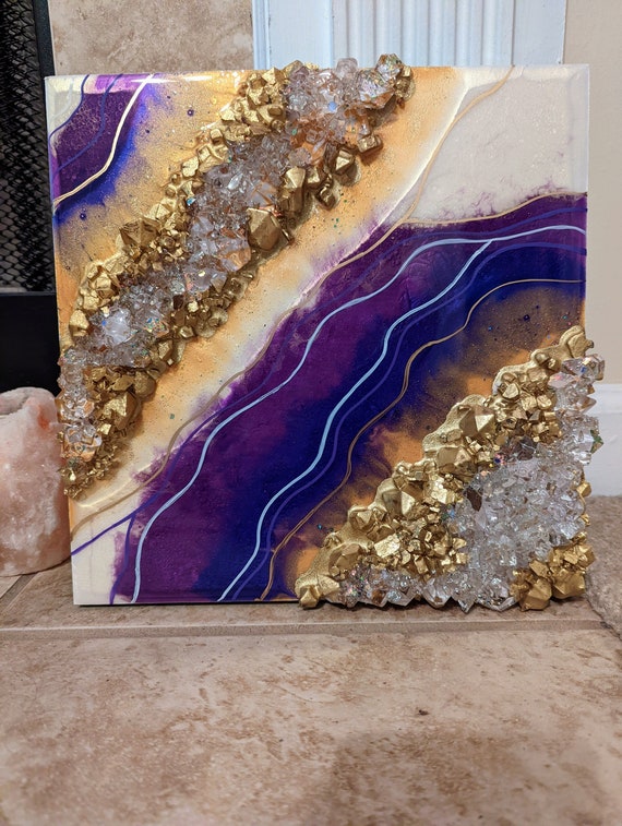 Amethyst Resin Geode Art: Gold & White 3D Painting