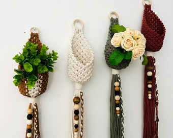 Boho Macramé Plant Hanger with Tassel: Mini Air Plant Pod