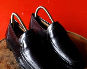 Vintage Bally Leather Loafers: Klasyczne czarne wsuwane półbuty, rozmiar 39