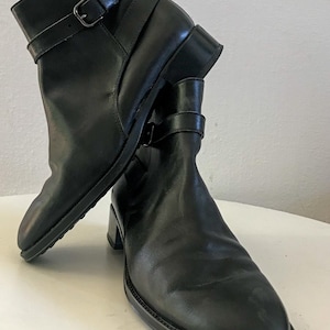 TOD’S woman leather ankle boots / preloved tods /