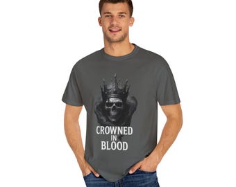 T-shirt Crowned in Blood, uniseks schedelt-shirt, gotisch grafisch shirt, Halloween-kleding, edgy streetwear