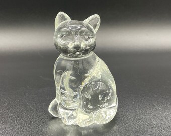 Vintage Art Clear Glass Cat Controlled Bubble Paperweight