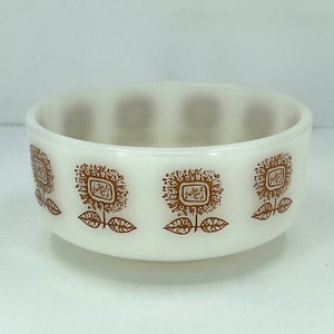 Vintage Federal Glass Sunflower Pattern Milk Glass Bowl