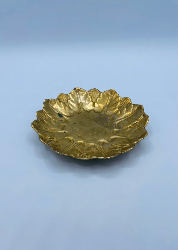Vintage Brass Trinket Dish Jewelry Ring Dish Catc… - image 1