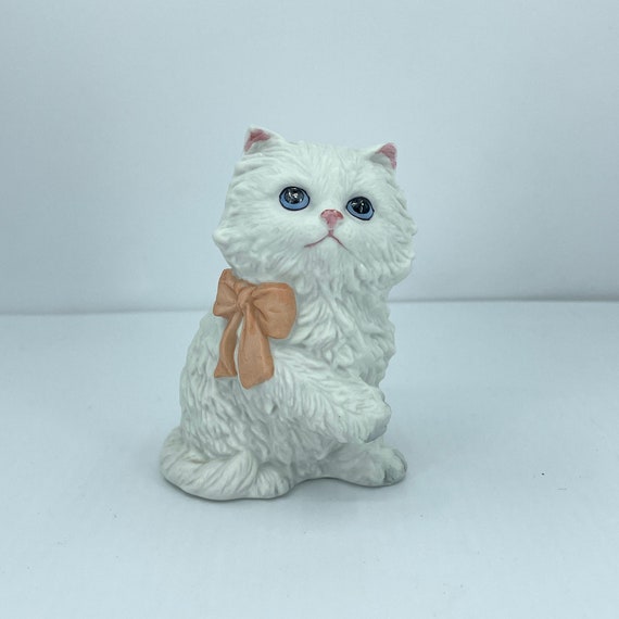 ヴィンテージ Homco ホワイト ペルシャ猫の置物 – 素焼き磁器、手描き