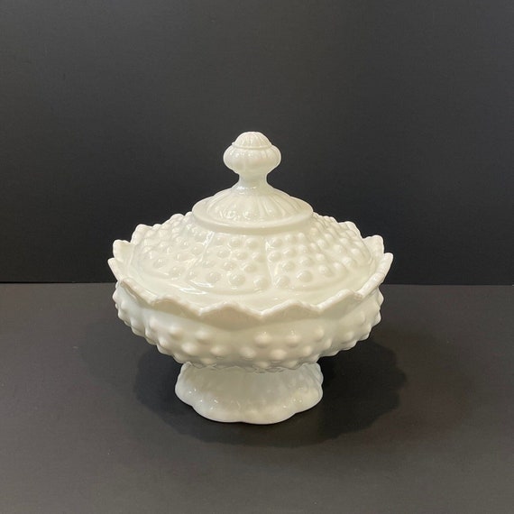 フェントン　ボブネイル　ミルクガラス　蓋付きキャンディディッシュ　美品 フェントン ホワイト ミルクガラス 蓋付き キャンディディッシュ