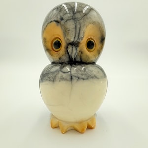 Vintage Hand-Carved Alabaster Owl Figurine – Volterra Italy