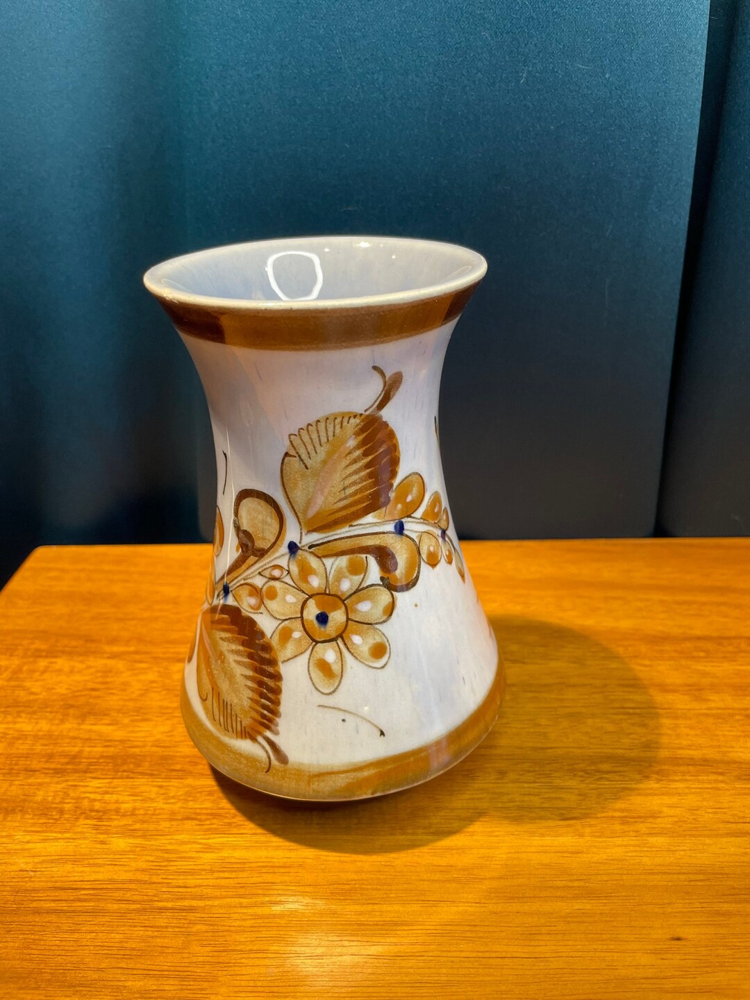 トナラ メキシコ陶器花瓶 – 鳥と花のモチーフが手描き、アーティストの