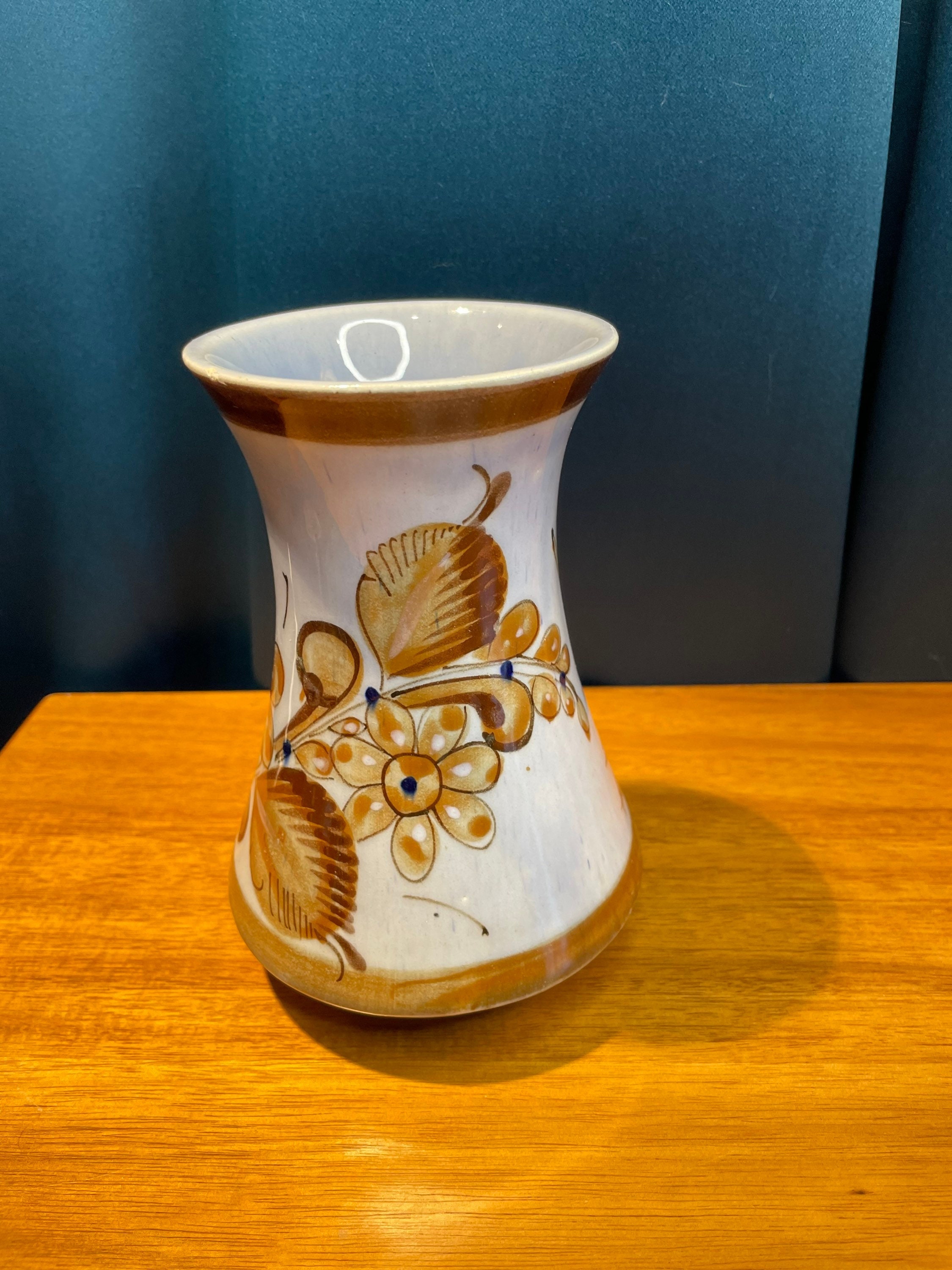 トナラ メキシコ陶器花瓶 – 鳥と花のモチーフが手描き、アーティストの