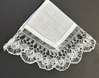 Antique Linen Hairpin Lace Handkerchief Vintage Cottage Core Granny Heirloom
