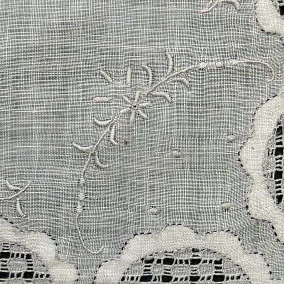 Vtg Embroidered Bridal Wedding Handkerchief Pulle… - image 3