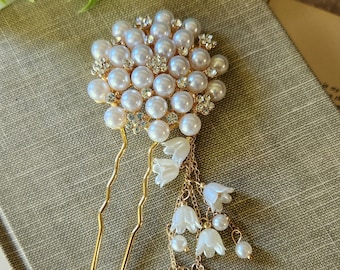 Pearl Flowers Hair Stick Pin Handmade Repurposed Vintage Hair Jewelry Hair Accessories Bridal Hair Wedding Day gift for Her