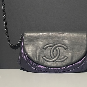 Handbag,Coco Chanel,off White,white ,plastic chain for Sale in Des