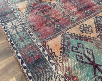 Vintage Turkish Wool Area Rug (5'x7'8") - Handmade Boho Chic Rug