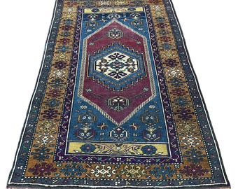 Handmade Turkish Wool Rug: Vintage Medallion Accent (3' x 4'9")