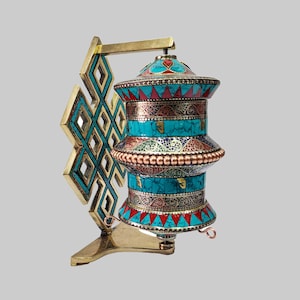 Moulin à prières de table tibétain avec mantra à l&#39;intérieur | Oxydé avec mantra en relief et couleur turquoise du Népal