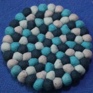 100% Wool Felt Ball Rug - Anti Slip Felt Ball Mats - Handmade Nepali Rugs for Home Decoration - Eco-friendly Wool Carpets & Rugs