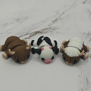 Wiggly Cow Keychain: Highland Cow Fidget Sensory Toy