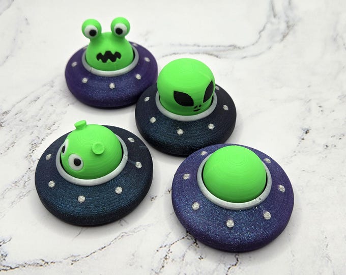 Alien UFO Fidget Keychain - Clicky Sensory Toy for ADHD Focus