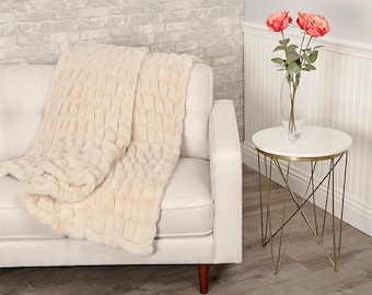 Luxe Cuddle® Milan Natural Fabric de Shannon Fabrics Tejido de poliéster de pila de 15 mm / Vendido por el medio patio