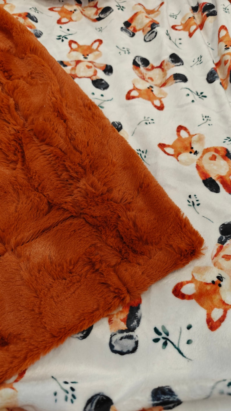 Woodland Fox Minky Blanket / La manta perfecta para todas las edades / Throw Blanket / Couch Snuggle imagen 4