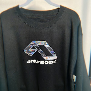 Anjuna Sweater - Glow in the Dark words