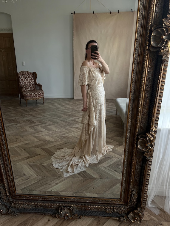 spanish style lace wedding dresses REDUCED Pronovias Spanish Lace Gown Size 2 and Matching Lace Veil $4700 retail