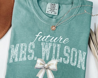 Camiseta personalizada para futura esposa, regalo personalizado para futura novia, camiseta para prometida en la despedida de soltera, camiseta de compromiso, camiseta para despedida de soltera con lazo de boda