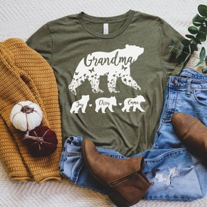 Personalized Grandma Bear And Grandkids T-Shirt, Custom Grandma Shirt With Kids Names, Mothers Day Gift for Grandmother, Mimi Gift, Nana Tee