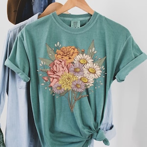 Chemise bouquet de fleurs personnalisée pour le mois de naissance, cadeau parfait pour la fête des mères pour maman, t-shirt personnalisé grand-mère, t-shirt floral grand-mère, plante maman