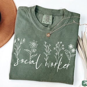 Wildflower Social Worker Shirt, Social Worker Gift, School Social Worker TShirt, Social Work Month Tee, Social Worker Graduation Gifts, LCSW