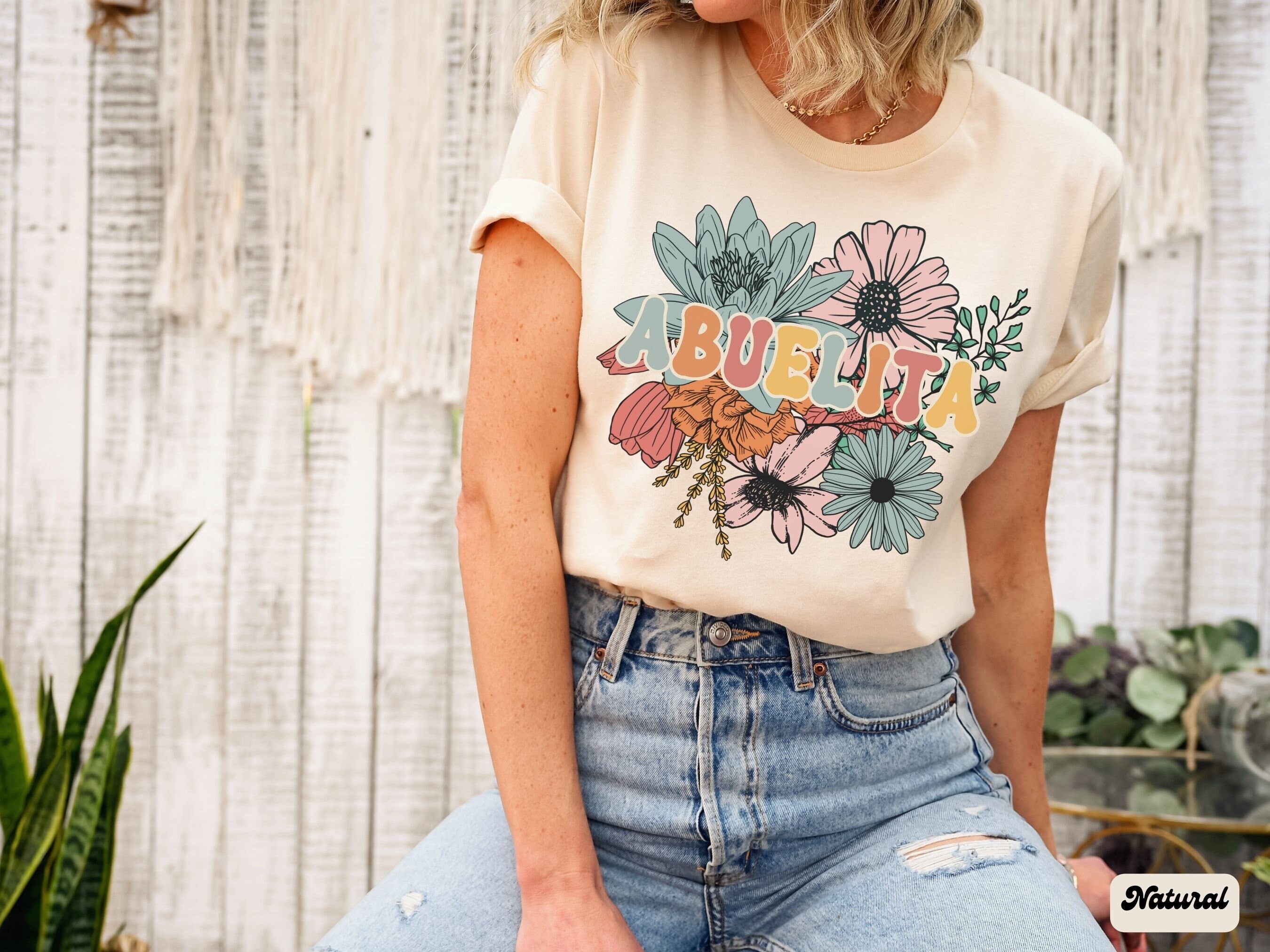 Retro Abuelita Shirt, Floral Abuela T-Shirt, Mothers Day Gift for Abuela, Pregnancy Announcement Mexican Grandparents, Best Abuelita T-Shirt