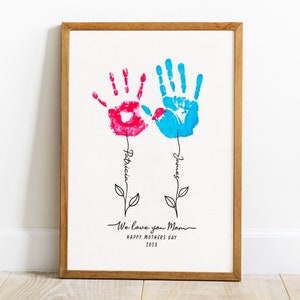 Personalized Mom gift for Valentine's Day, Mother's Day, or Birthday. Flower handprint Gift from kids. Printable gift for Mom handprint art