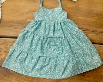 Abigail Tiered Maxi Kleinkindkleid, handgefertigtes Blumen-Kleinkindkleid, Riemchenkleid mit Knöpfen für Mädchen, Sommerkleid, Maxikleid für Mädchen