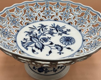 Meissen “Blue Onion Pattern” Porcelain Centerpiece Bowl Antique