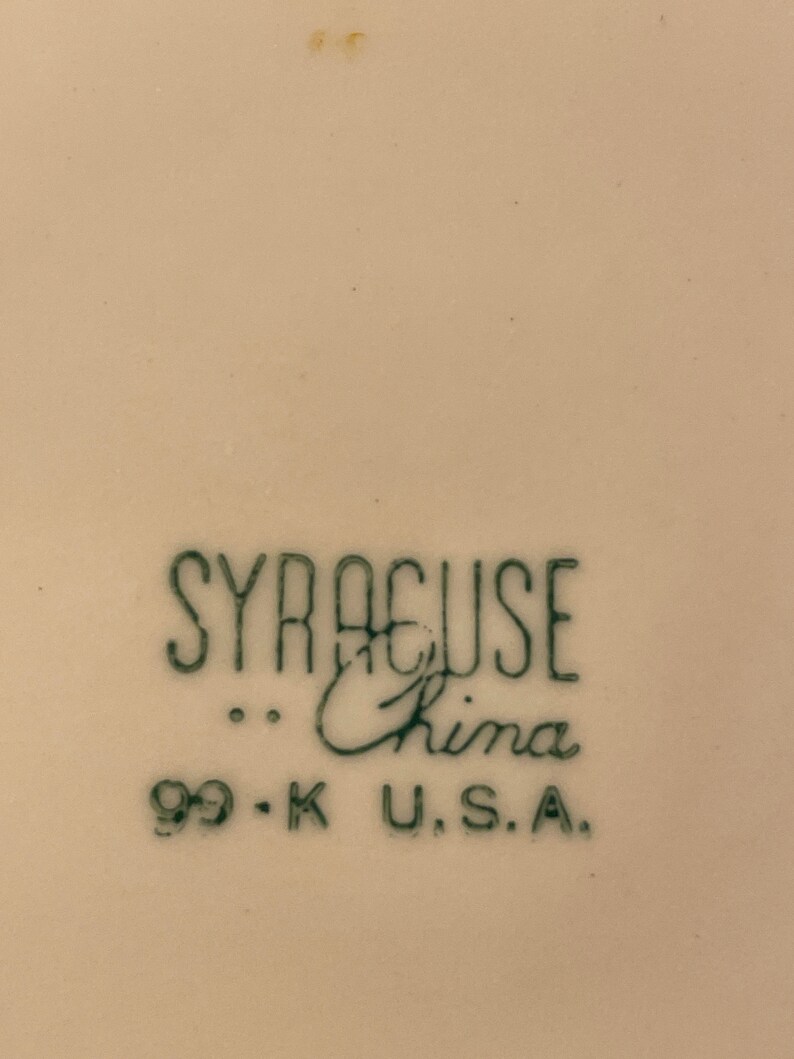 Syracuse Colonial restaurant, Old Ivory Set 10 Luncheon Plate 9 1/8