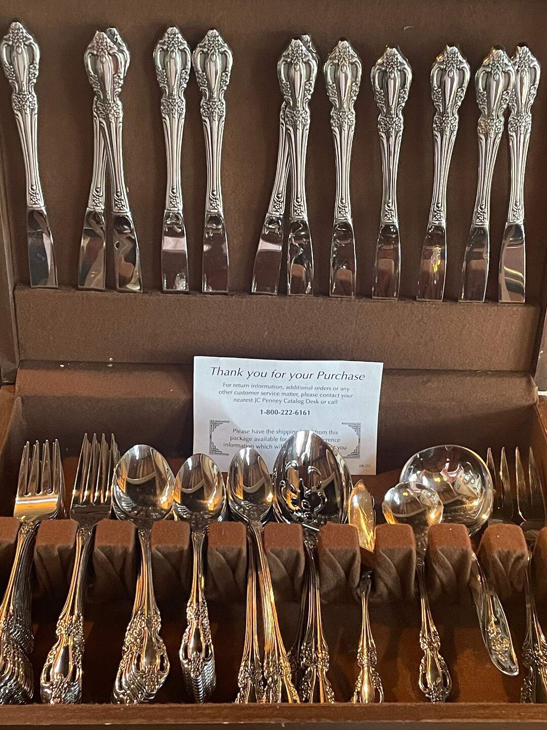 Vintage Stainless Oneida Raphael Deluxe Flatware Servicefor 12 in