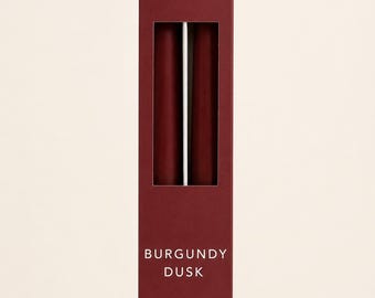 Set van 2 conische ledkaarsen, 21,5 cm – Burgundy Dusk | Echte was. Vooraf bestellen.