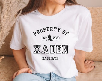 Cuarta ala Xaden Riorson Propiedad de la camiseta blanca colegiada Basgiath War College Merch Camiseta clásica unisex con cuello redondo