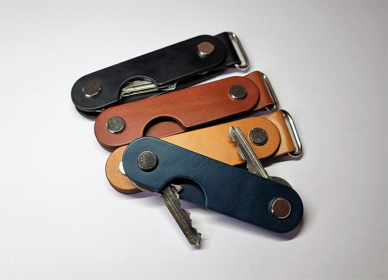Minimalist EDC Leather Key Holder/ Keyring / Keychain / Key Organiser