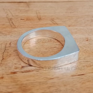 Anillo de plata de ley 925 maciza, anillo de sello cuadrado de plata, anillo de sello para hombre, anillo de plata para hombre, anillo disponible en todos los tamaños.