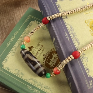 Tibetan Two Eye One Strips Amulet Dzi Bead Necklace