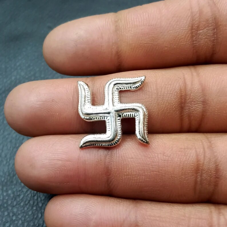 Taraash 925 Sterling Silver Swastik Rakhi Bracelet For Brother