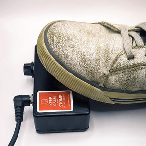 Pedal Foot Stomp Box z regulacją głośności - wyjście liniowe 1/4"